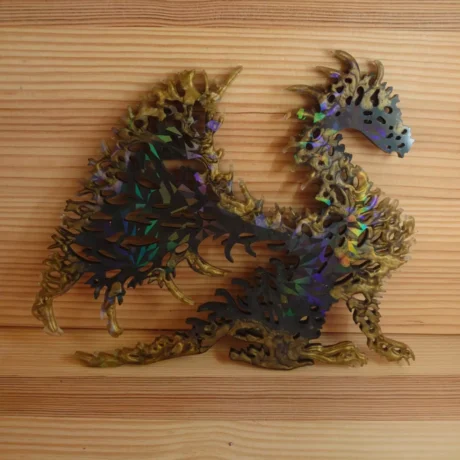 Dragon en résine. Petit monde en résine Noir et or (1)