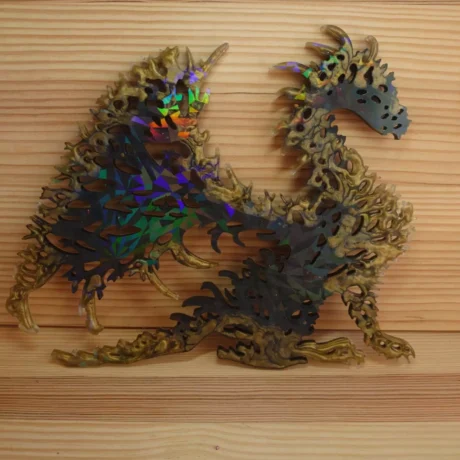 Dragon en résine. Petit monde en résine Noir et or (2)